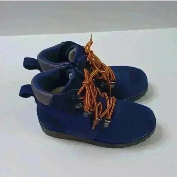 UGG Blue Boots with Cream Interior - Picture 5 of 14